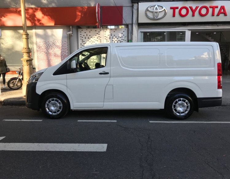 Toyota HiAce L1H1 2.8 TDi Aut/Sec 6 vel