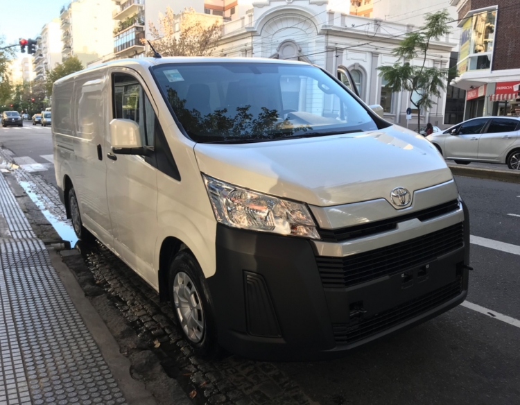 Toyota HiAce L1H1 2.8 TDi Aut/Sec 6 vel