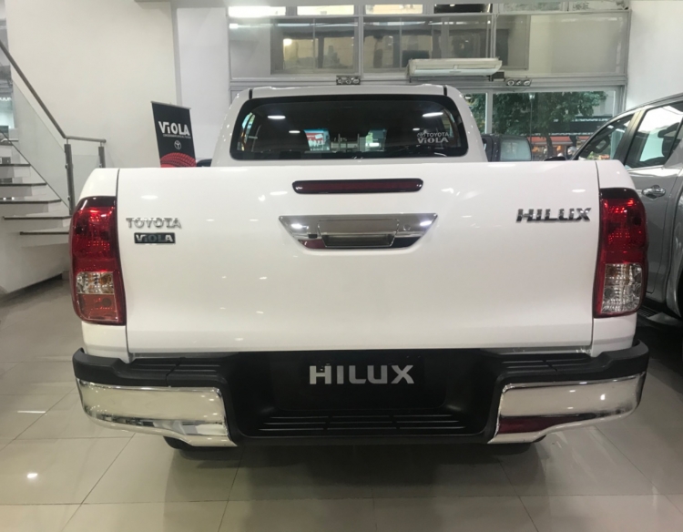 Toyota Hilux 4x2 SR cabina doble 2,4TDi 150 hp ENTREGA INMEDIATA!! 