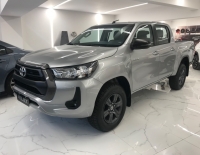 Toyota Hilux 4x2 SR cabina doble 2,4TDi 150 hp ENTREGA INMEDIATA!! 