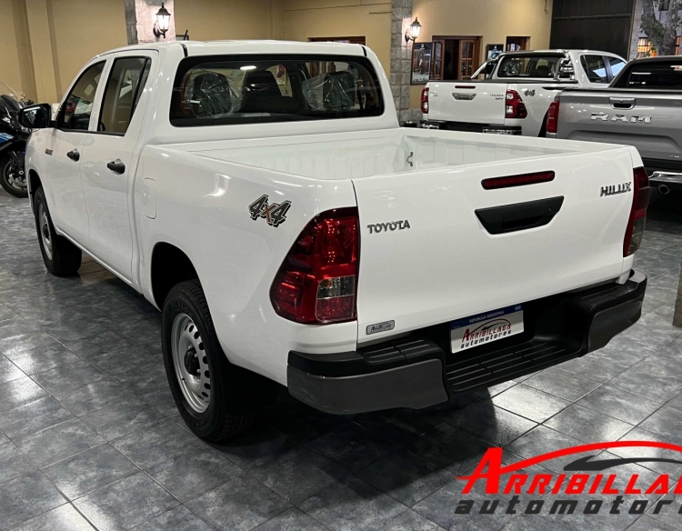 Toyota Hilux DX 4X4 MT6 2.4 TDI DC 0Km Necochea