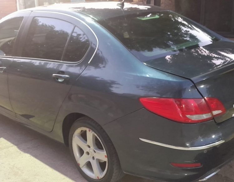 Vendo excelente Peugeot 408 2014 allure plus 