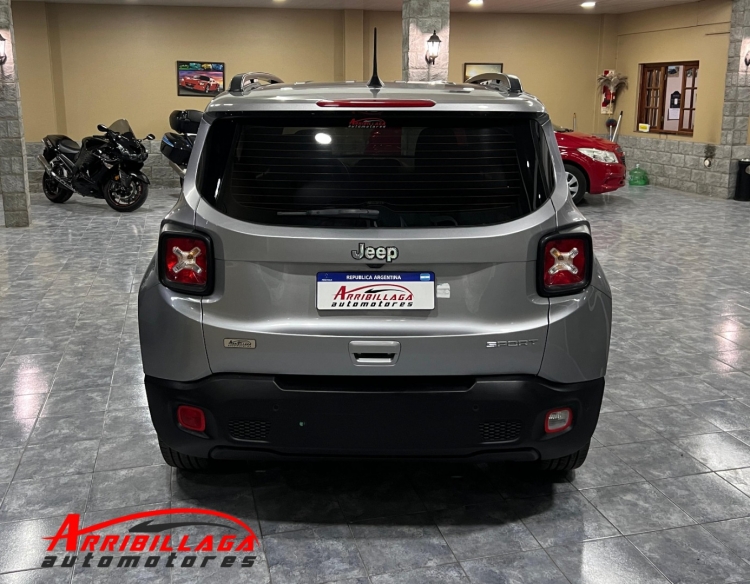 Vendido Jeep Renegade Sport MT 1.8 Nafta 2022 Necochea